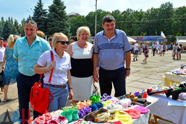 В Горловке начался масштабный республиканский фестиваль городов и районов
