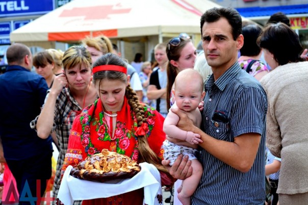 В Горловке начался масштабный республиканский фестиваль городов и районов