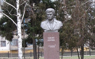 Леонид Быков чем вам помешал...