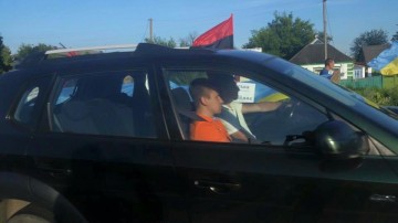 В Полтаве  Крестный ход встретили атакой "Правый сектор" и "Азов"