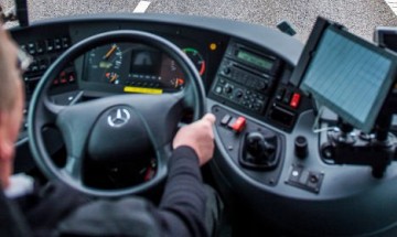 В Швеции водитель автобуса с криками "ненавижу вас" избил беженца из Сирии