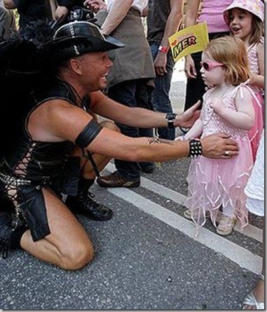 Не окунайтесь в дерьмо - потом не отмоетесь! (+18)