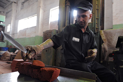 Трупчинов привыкает носить зековскую робу Трупчинов привыкает носить зековскую робу