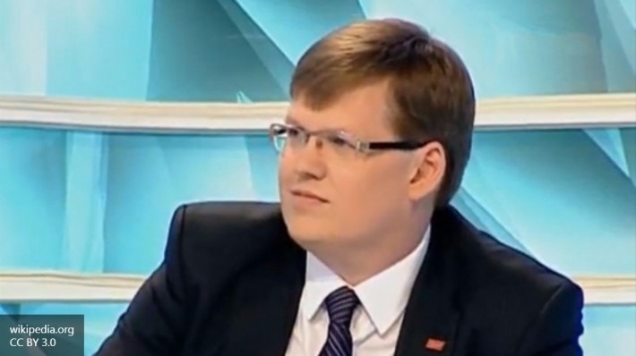 Вице-премьер Украины натравил СБУ на протестующих беженцев с Донбасса Вице-премьер Украины натравил СБУ на протестующих беженцев с Донбасса