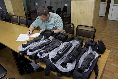 Проводница поезда Москва – Киев везла из России на Украину партию тепловизоров и оптических прицелов