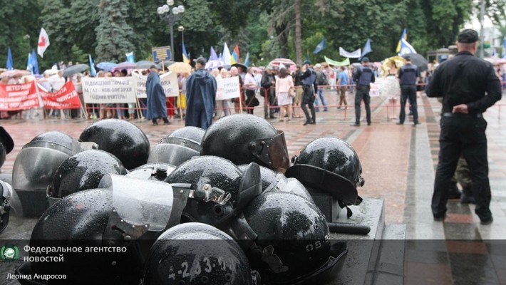 Реформа школ по-украински: долой учителей-пенсионеров и советских писателей