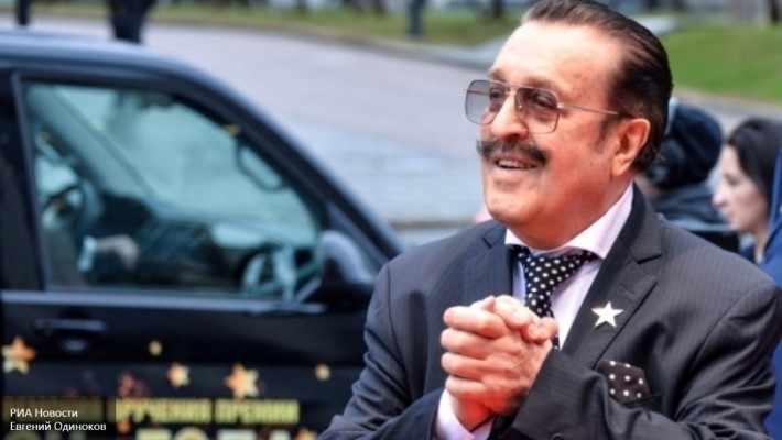 Шансонье Токареву припомнили концерты в Крыму и не пустили в Киев