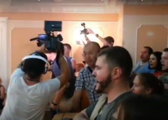 Свидомые устроили потасовку на слушаниях в мэрии по поводу переименования одесских улиц