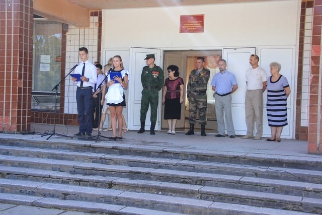Митинг-реквием в память о жертвах украинской агрессии в пос. Тельмана и Алчевска Митинг-реквием в память о жертвах украинской агрессии в пос. Тельмана и Алчевска