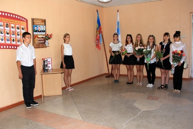 Митинг-реквием в память о жертвах украинской агрессии в пос. Тельмана и Алчевска Митинг-реквием в память о жертвах украинской агрессии в пос. Тельмана и Алчевска