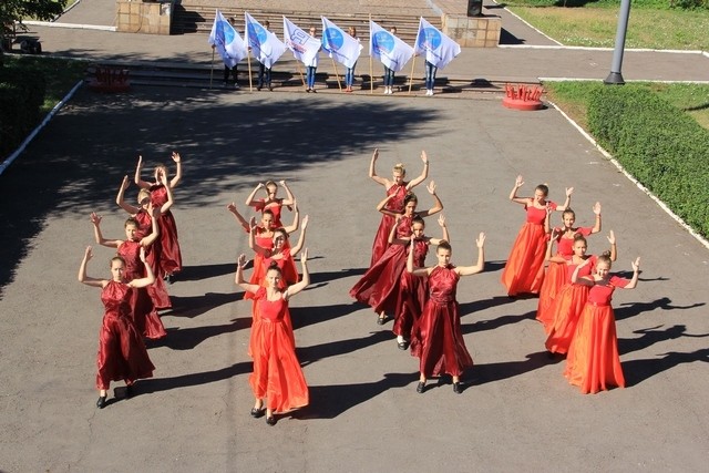 Митинг-реквием в память о жертвах украинской агрессии в пос. Тельмана и Алчевска Митинг-реквием в память о жертвах украинской агрессии в пос. Тельмана и Алчевска