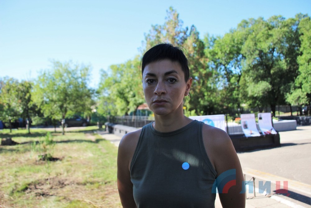 Митинг-реквием в память о жертвах украинской агрессии в пос. Тельмана и Алчевска Митинг-реквием в память о жертвах украинской агрессии в пос. Тельмана и Алчевска