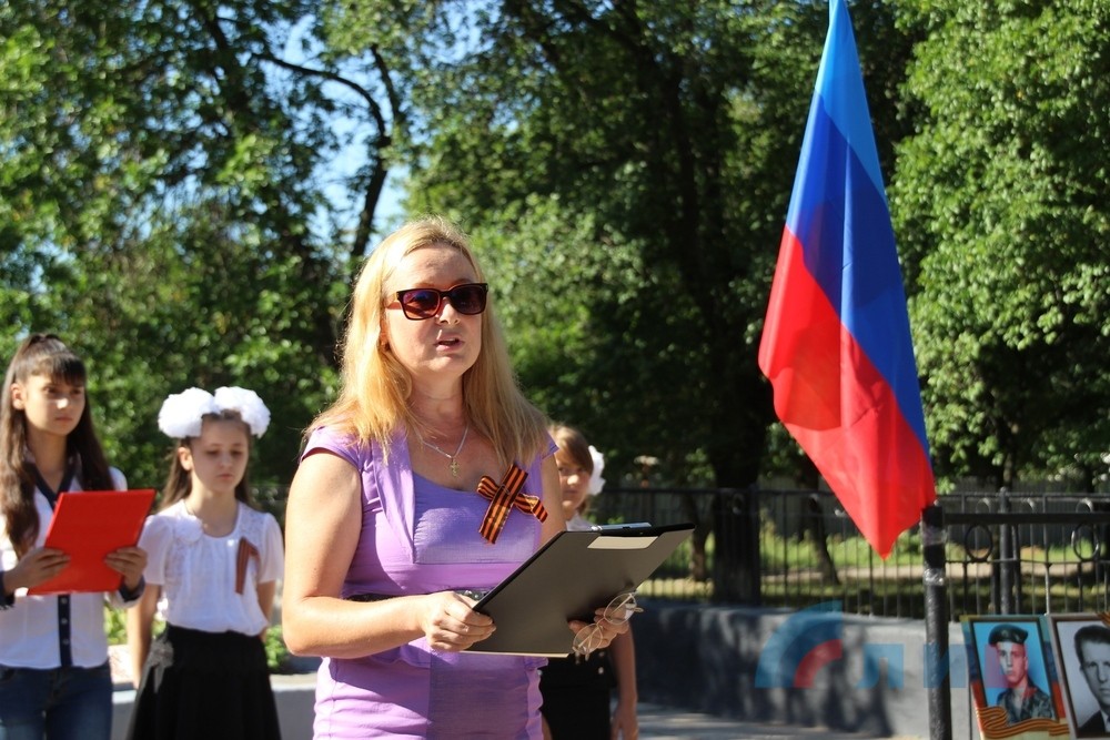 Митинг-реквием в память о жертвах украинской агрессии в пос. Тельмана и Алчевска Митинг-реквием в память о жертвах украинской агрессии в пос. Тельмана и Алчевска