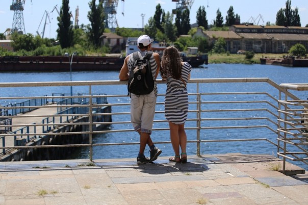 Некогда славный и крупнейшый речморвокзал Украины покрывается паутиной и зарастает травой