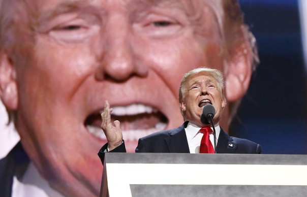 Дональд Трамп назвал Хиллари Клинтон "основательницей ИГ"