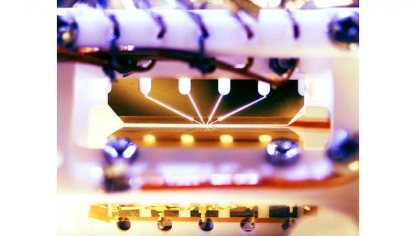 Создан первый квантовый компьютер с возможностью перепограммирования