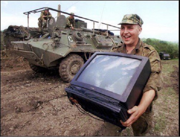 «Защитники» из ВСУ продолжают «зачистку» квартир в зоне «АТО»