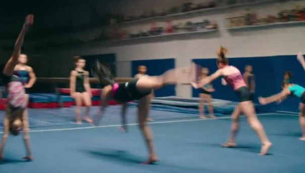 Скандал в США: тренеры-педофилы годами домогались маленьких гимнасток