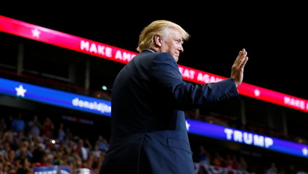 Экс-директор ЦРУ: Владимир Путин завербовал Дональда Трампа