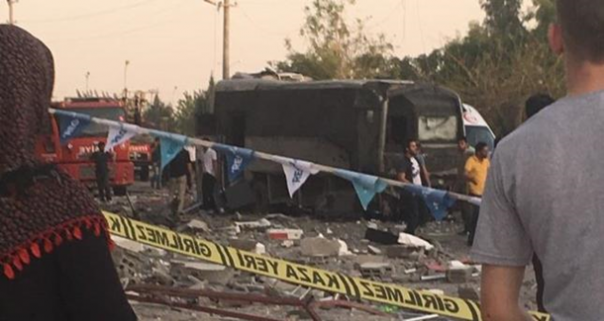 Взрыв возле больницы в Турции: есть жертвы, 50 пострадавших Взрыв возле больницы в Турции: есть жертвы, 50 пострадавших