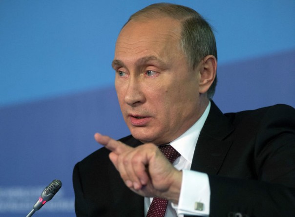 Путин: правительству нужно принять срочные меры для стимулирования перевозок по рекам