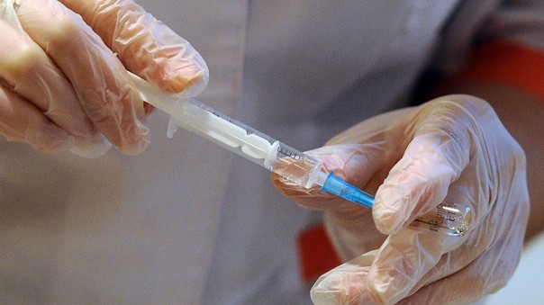 Украинцы собирают деньги на войну, в то время как их дети умирают от отсутствия вакцин