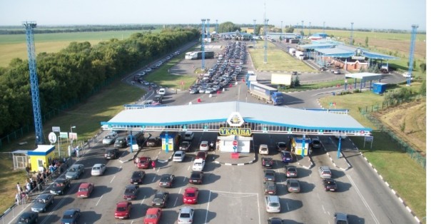 На украино-польской границе огромные очереди – пропуска ждут больше тысячи машин