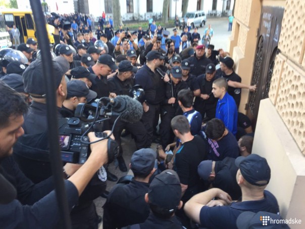 Евроскакуны провели гей-парад в Одессе: есть задержанные