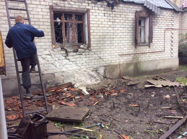 Горловка этой ночью подверглась жесточайшему обстрелу, сгорели два дома, девять повреждены