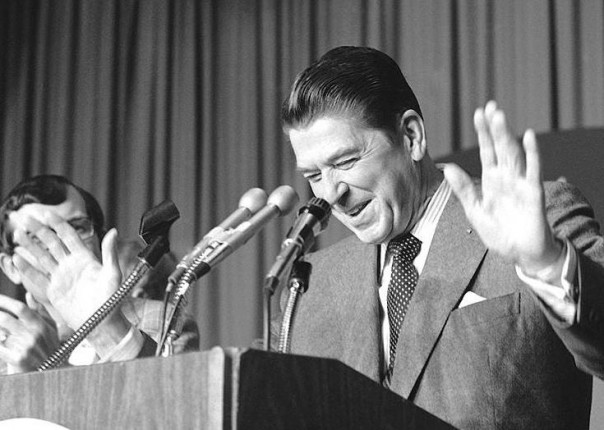 Как-то однажды, было дело, американский президент Рейган, решил очень круто блефануть. Александр Запольскис