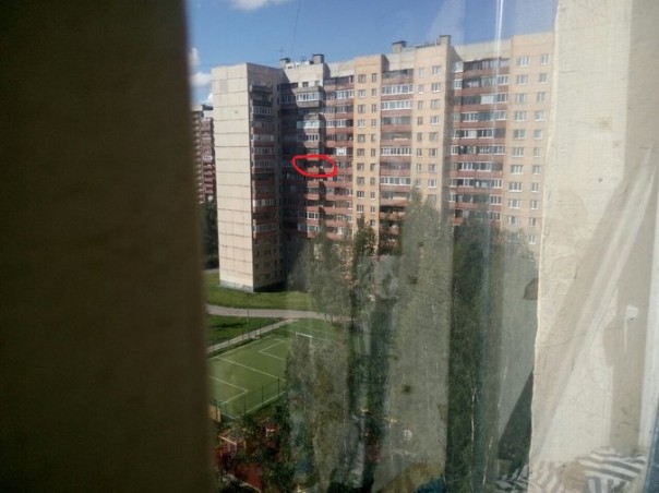 Взрывы, скорая, спецназ: спецоперация в жилом доме в Петербурге