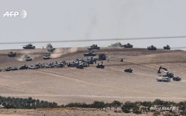 Джараблус пал | Военная обстановка под Алеппо | Подборка видео с Ближневосточного фронта 24.08.2016 Джараблус пал | Военная обстановка под Алеппо | Подборка видео с Ближневосточного фронта 24.08.2016