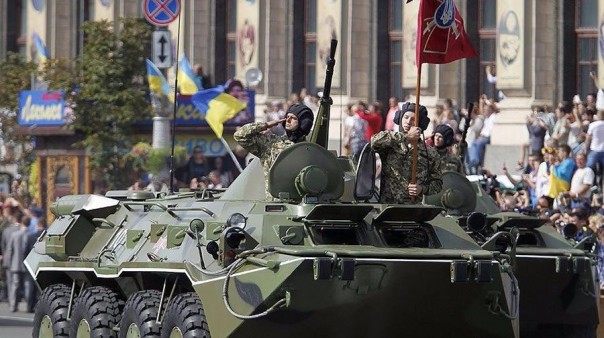 Камень в огород деккомунизированной стране