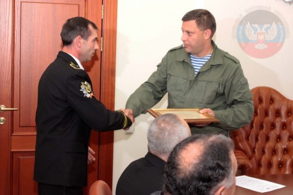 День Шахтёра. Глава ДНР Александр Захарченко вручил награды заслуженным шахтерам Республики День Шахтёра. Глава ДНР Александр Захарченко вручил награды заслуженным шахтерам Республики