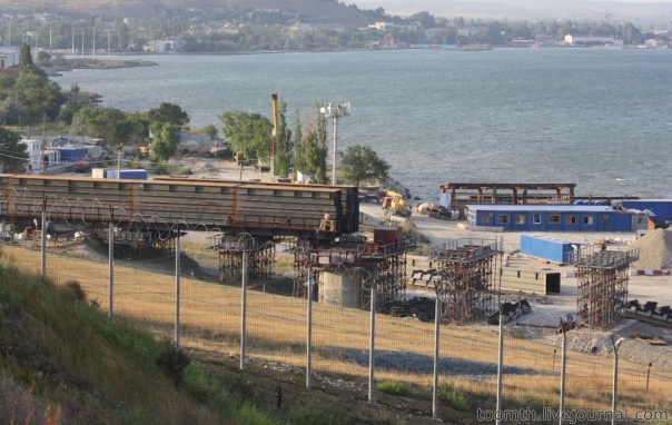 Киностудия "МосТфильм" представляет: Газовый мост в Крым. Стройка на керченском берегу Киностудия "МосТфильм" представляет: Газовый мост в Крым. Стройка на керченском берегу