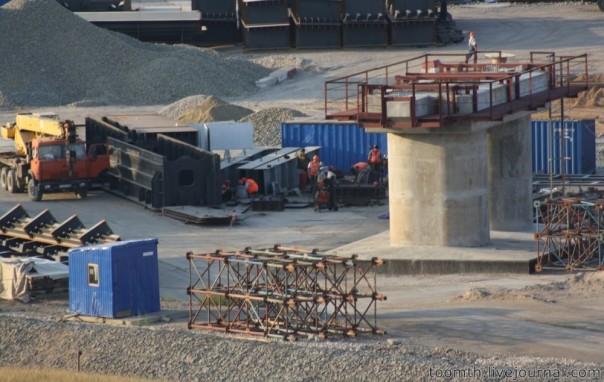 Киностудия "МосТфильм" представляет: Газовый мост в Крым. Стройка на керченском берегу Киностудия "МосТфильм" представляет: Газовый мост в Крым. Стройка на керченском берегу