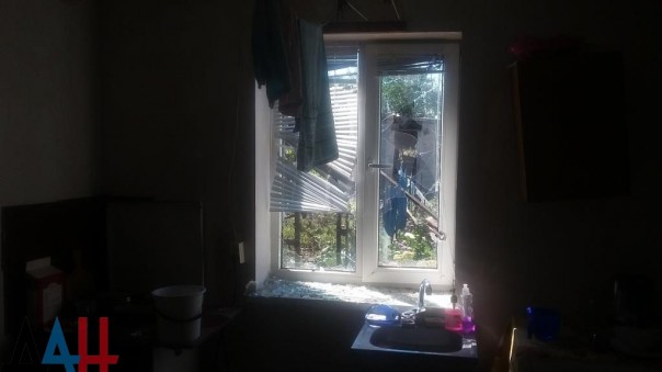 Сводка от МО ДНР 29 августа 2016 года. Ранены четверо мирных жителей, двое военнослужащих ДНР, более 30 домостроений повреждено за сутки обстрелами