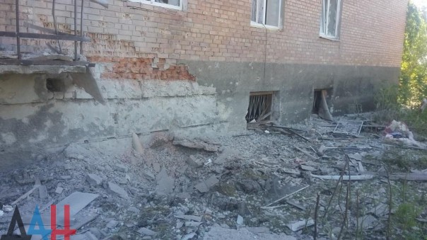 Сводка от МО ДНР 29 августа 2016 года. Ранены четверо мирных жителей, двое военнослужащих ДНР, более 30 домостроений повреждено за сутки обстрелами
