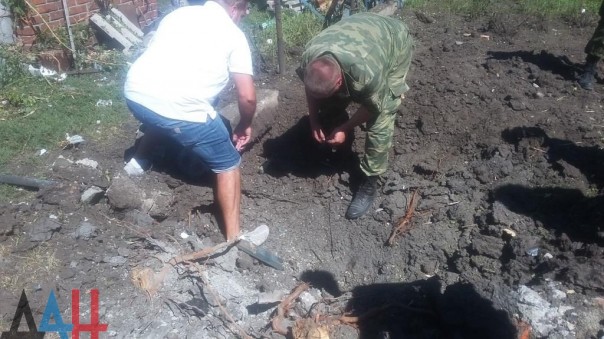 Сводка от МО ДНР 29 августа 2016 года. Ранены четверо мирных жителей, двое военнослужащих ДНР, более 30 домостроений повреждено за сутки обстрелами