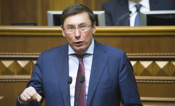 Луценко собрал более ста тысяч вещдоков против России