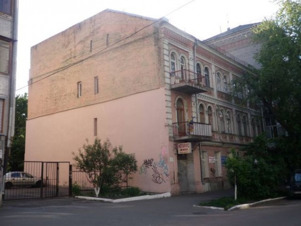 Любовь и ненависть преданной Фиалки. Владимир Скачко Любовь и ненависть преданной Фиалки. Владимир Скачко