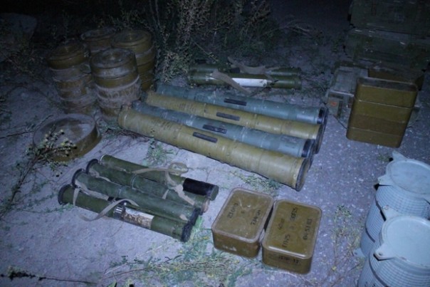 Сводка от НМ ЛНР 31 августа 2016 года. Генпрокуратура ЛНР изъяла из тайника в Ирмино около 13,5 тыс. единиц оружия и боеприпасов Сводка от НМ ЛНР 31 августа 2016 года. Генпрокуратура ЛНР изъяла из тайника в Ирмино около 13,5 тыс. единиц оружия и боеприпасов