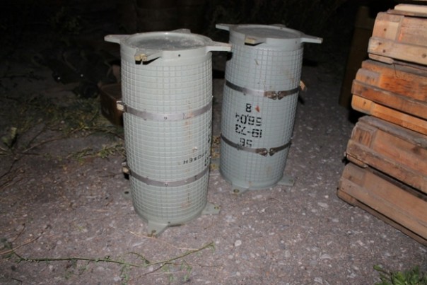 Сводка от НМ ЛНР 31 августа 2016 года. Генпрокуратура ЛНР изъяла из тайника в Ирмино около 13,5 тыс. единиц оружия и боеприпасов Сводка от НМ ЛНР 31 августа 2016 года. Генпрокуратура ЛНР изъяла из тайника в Ирмино около 13,5 тыс. единиц оружия и боеприпасов