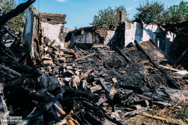 Сводка от МО ДНР 31 августа 2016 года. Обстрелами ВСУ за ночь погиб один и ранены четверо мирных жителей ДНР, повреждены 16 домов и детский сад Сводка от МО ДНР 31 августа 2016 года. Обстрелами ВСУ за ночь погиб один и ранены четверо мирных жителей ДНР, повреждены 16 домов и детский сад