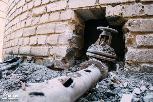 Сводка от МО ДНР 31 августа 2016 года. Обстрелами ВСУ за ночь погиб один и ранены четверо мирных жителей ДНР, повреждены 16 домов и детский сад Сводка от МО ДНР 31 августа 2016 года. Обстрелами ВСУ за ночь погиб один и ранены четверо мирных жителей ДНР, повреждены 16 домов и детский сад