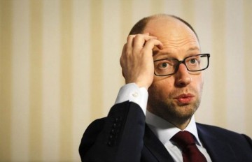 Яценюк поучает Трампа, бросившего вызов цивилизованному миру