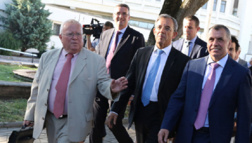 Французские депутаты: лучше быть крымским татарином, чем русским в Латвии