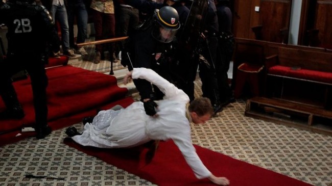 В Париже сносят христианскую церковь