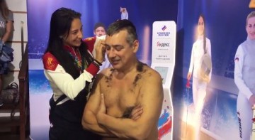 Тренер сборной РФ по фехтованию Мамедов был побрит наголо после проигрыша спора