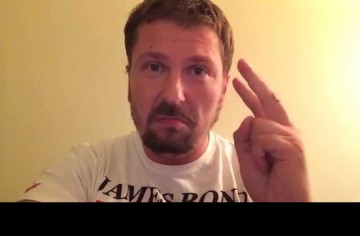 Диверсант с флагом Правого Сектора